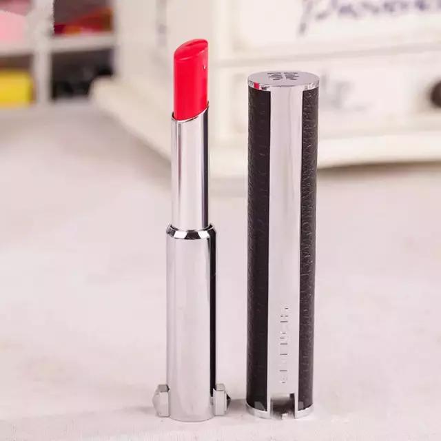 让你的唇色越来越好,让你的唇部更加丰满的小技巧