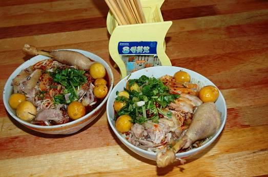 浜戝崡绾㈡渤娉歌タ缇庡コ,浜戝崡娉歌タ鍘跨編濂虫紓浜悧