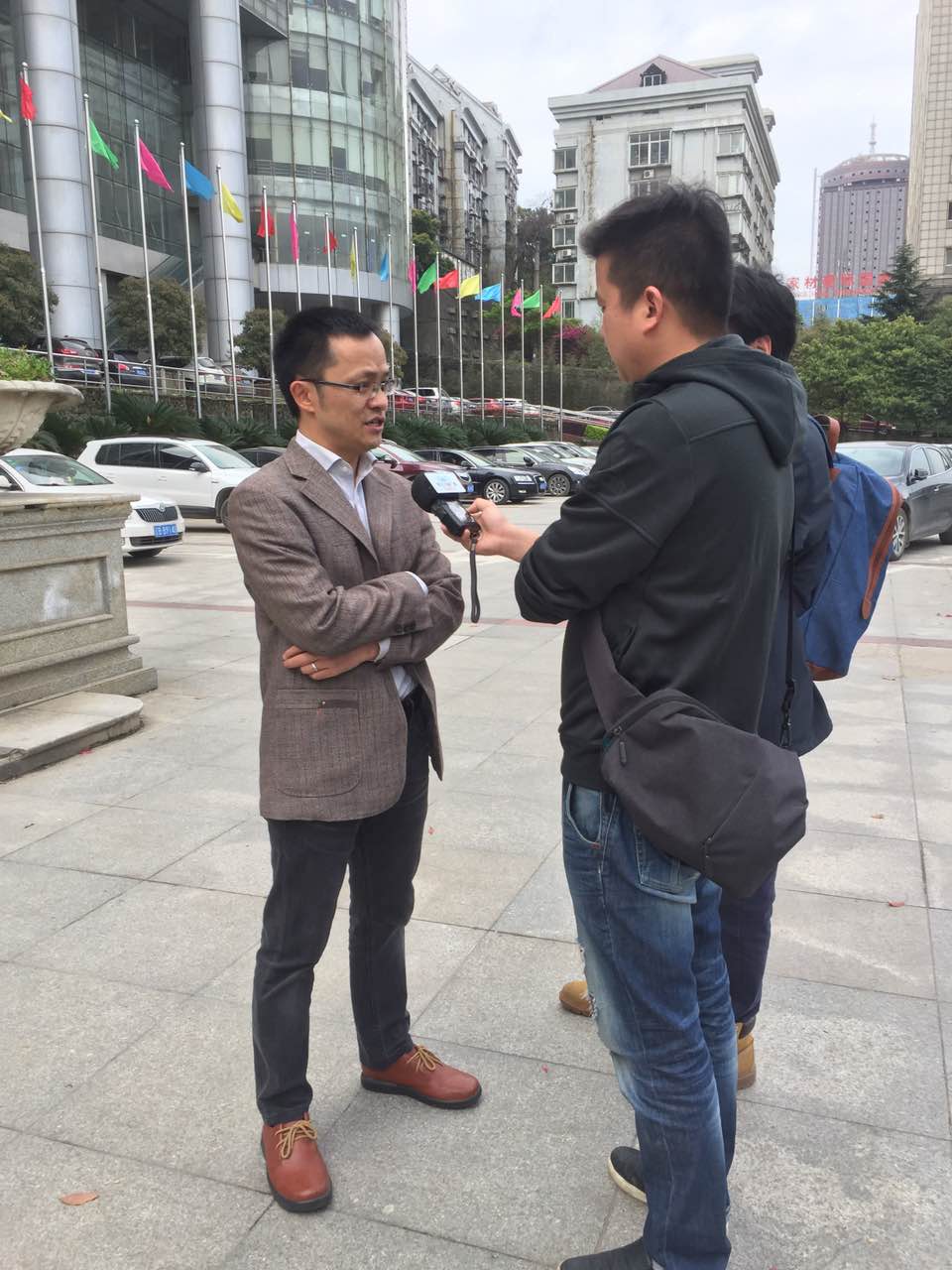 光谷试水共享汽车,武汉光谷共享汽车免费送