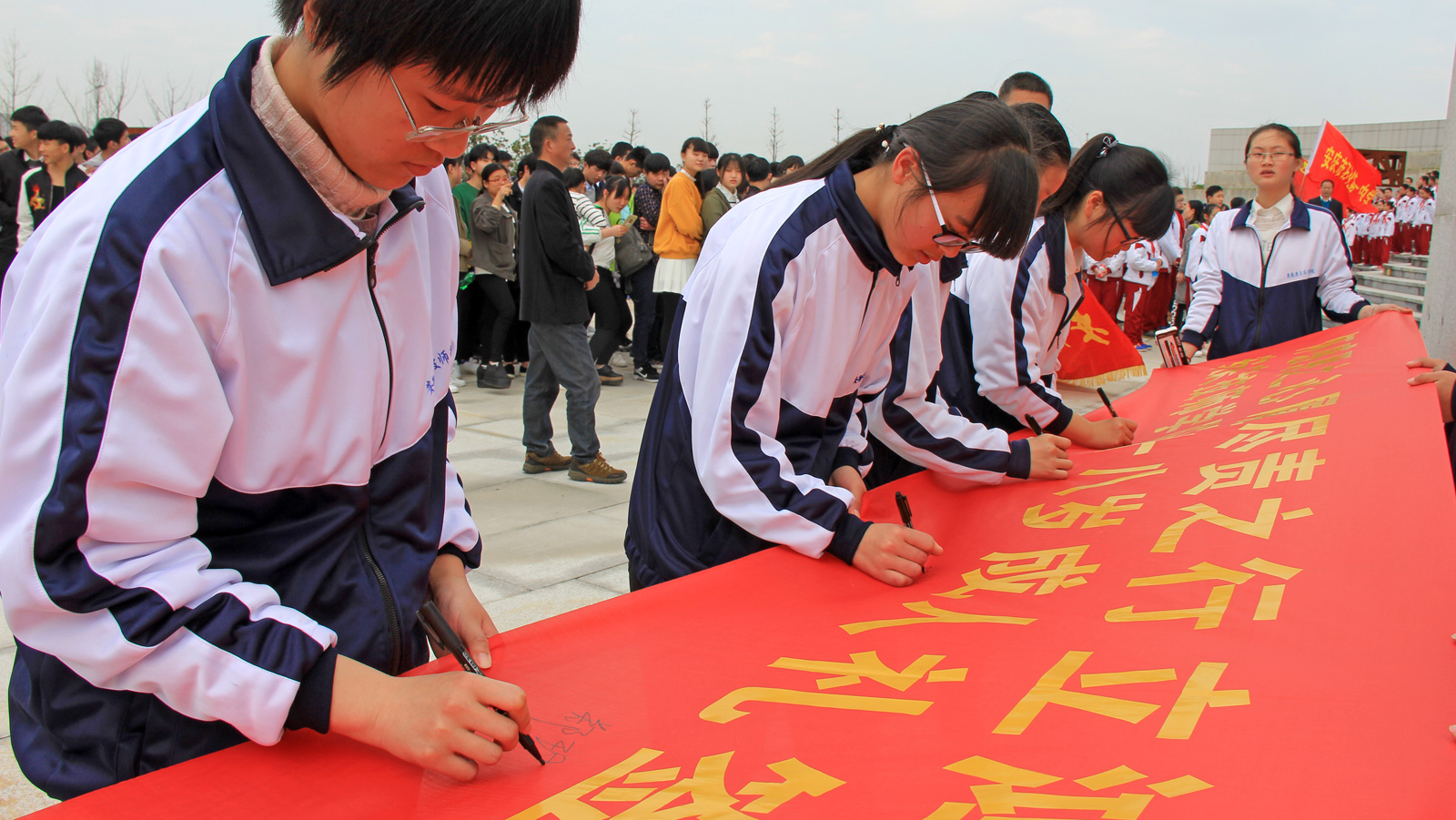 安庆革命先烈事迹,学校缅怀革命先烈新闻报道