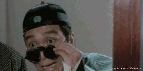 背上和胸前长痘痘男生,男士背上长了痘像是鸡皮疙瘩