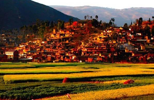 浜戝崡绾㈡渤娉歌タ缇庡コ,浜戝崡娉歌タ鍘跨編濂虫紓浜悧