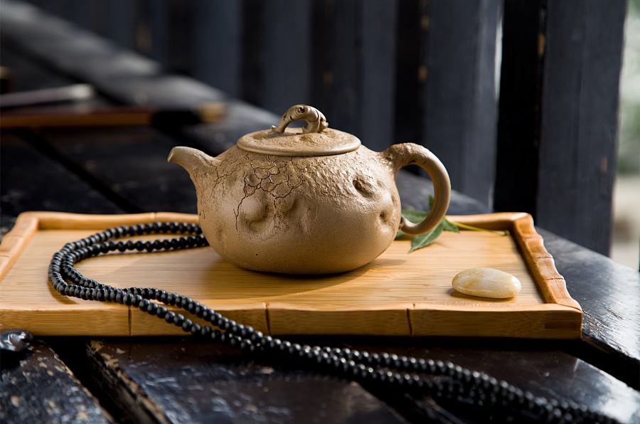 新手如何挑选紫砂壶,如何通过正确的方法来选择紫砂壶