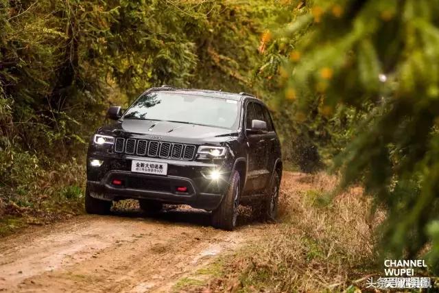 大切诺基适合家用吗,2022款suv大切诺基