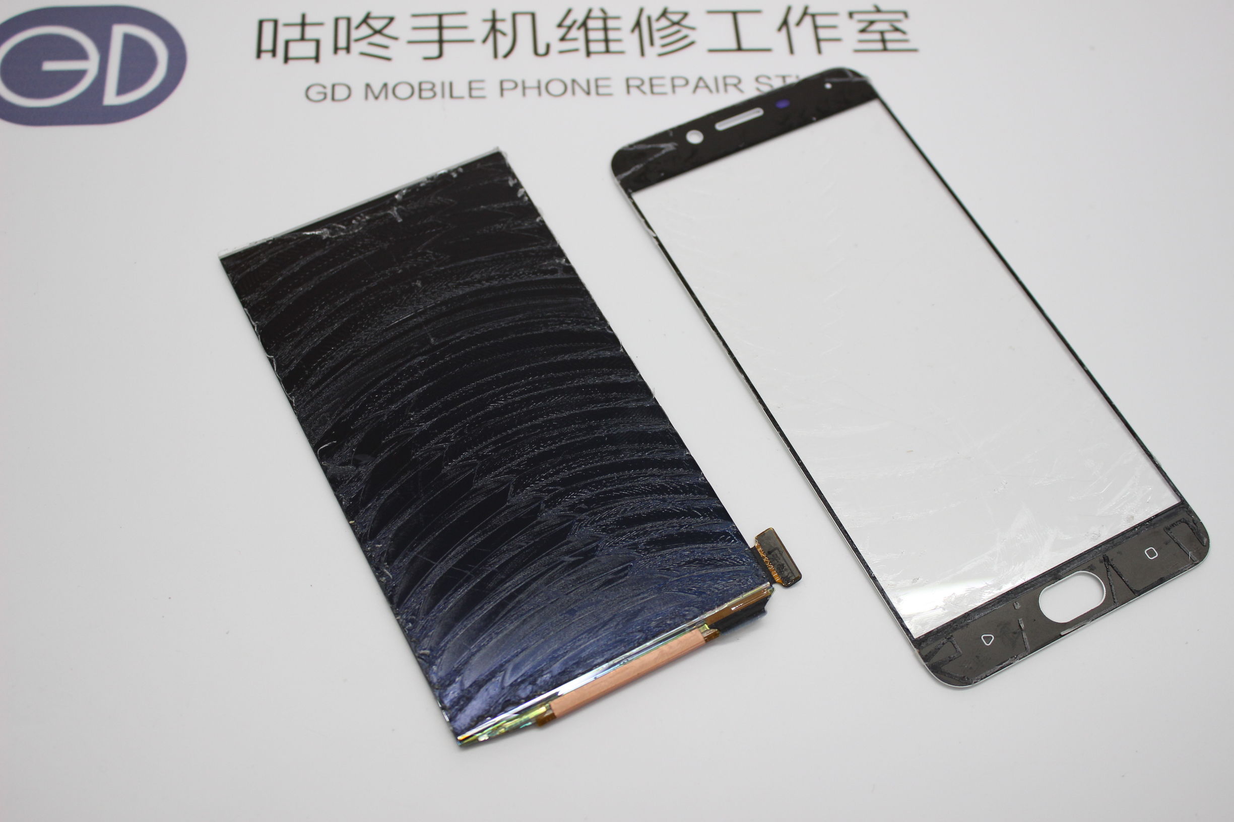 手机屏幕维修换屏怎么不被坑,手机屏幕维修和更换的区别