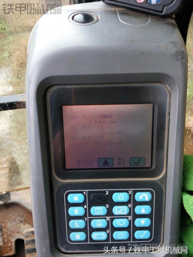 二手小松200-7装车视频,小松200-7老款新款