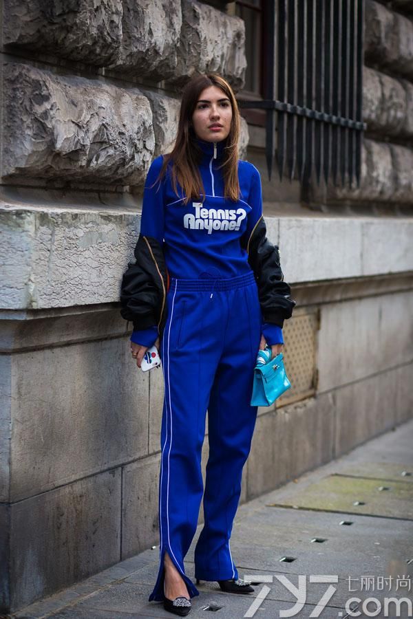 今年最流行的裤子夏款,今年流行的裤子夏款