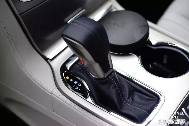 大切诺基适合家用吗,2022款suv大切诺基