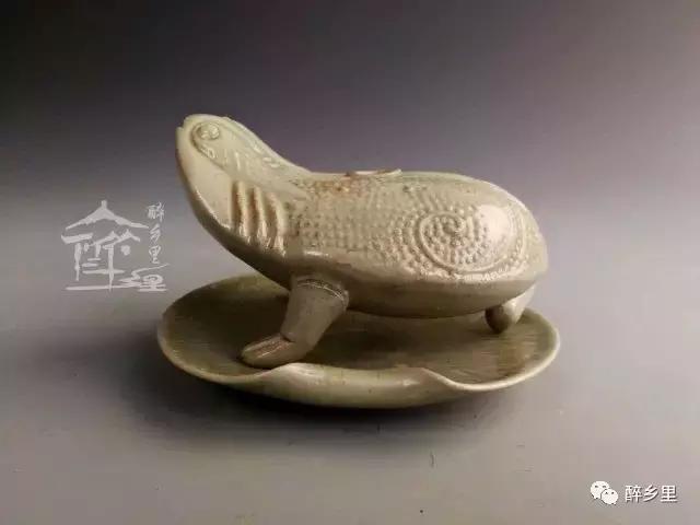 瓷说｜国宝青瓷“三脚蟾蜍”曾被30元倒卖，身世惊心动魄
