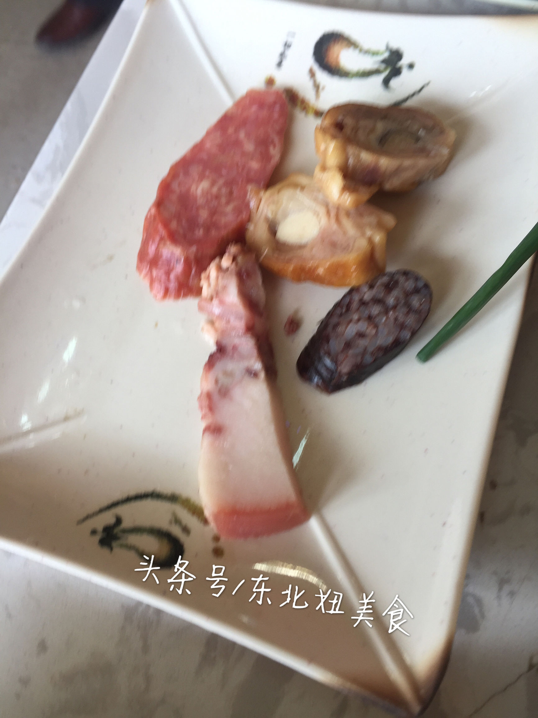 吃自助没吃多少就很撑,吃自助火锅没吃几口就饱了