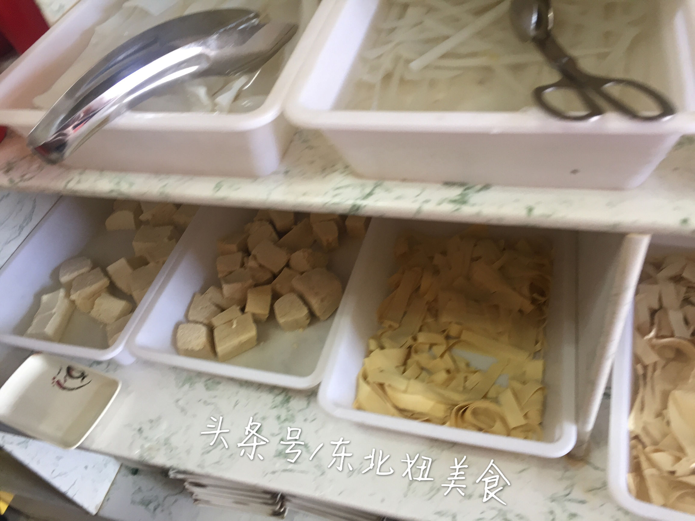 吃自助没吃多少就很撑,吃自助火锅没吃几口就饱了