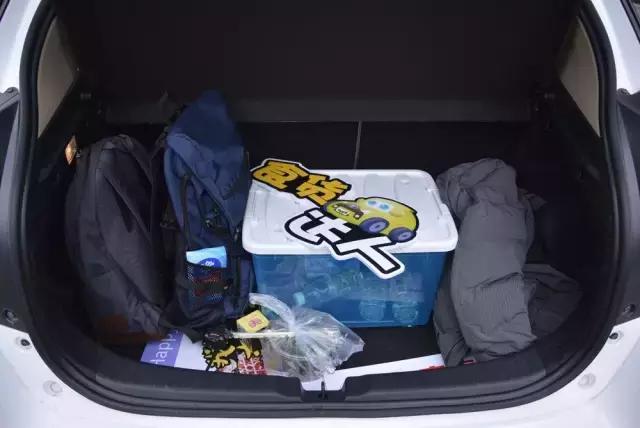 为什么年轻人都买两厢车,为什么都建议买合资车