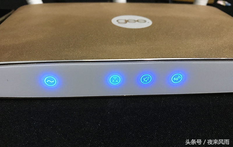 用了这台千兆路由，隔壁老王大哥270平的别墅都不要买路由器了