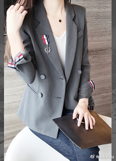 时尚比较有独特个性的女装,时尚的好看的潮流女装