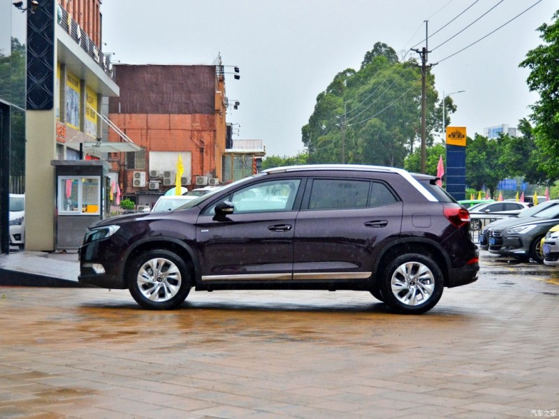 ds6车怎么样,ds6的空间和哪个车比较接近