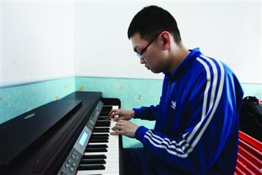 鞍山：用音乐弹奏人生的“星星的孩子”