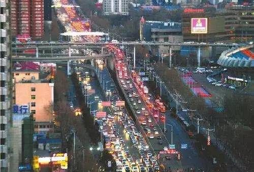 交警强制报废车流程,私家车强制报废是多长时间