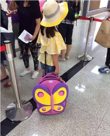 「购物」Kimi、王诗龄、多多、奥莉等星娃们最爱的11款大牌儿童行李箱！
