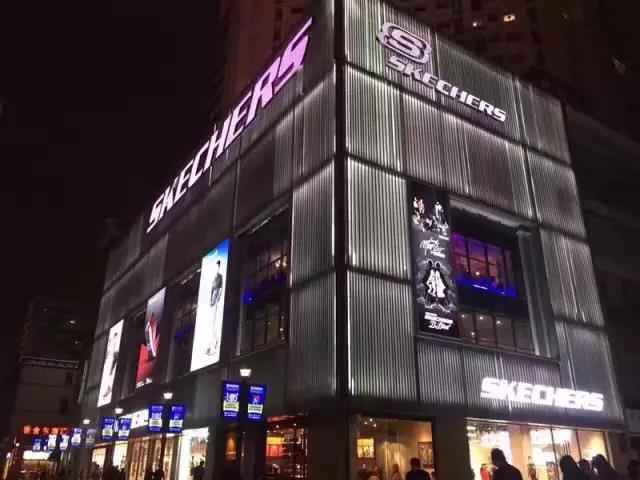 斯凯奇一双鞋价格,斯凯奇鞋一双800多