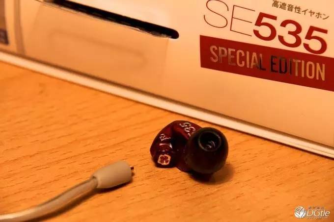 烧友评测｜听见一抹骚红：ShureSE535ltd红色特别版开箱
