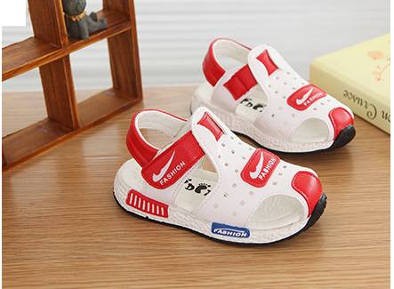 到底哪款童鞋好 (舒适软底童鞋测评)