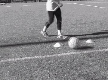 足球实战过人技巧教学,足球传接球动作要领口诀