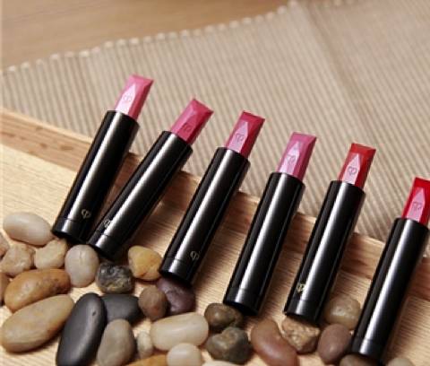 两只YSL换一支，这三位是口红界的保时捷、宾利和*博兰**基尼