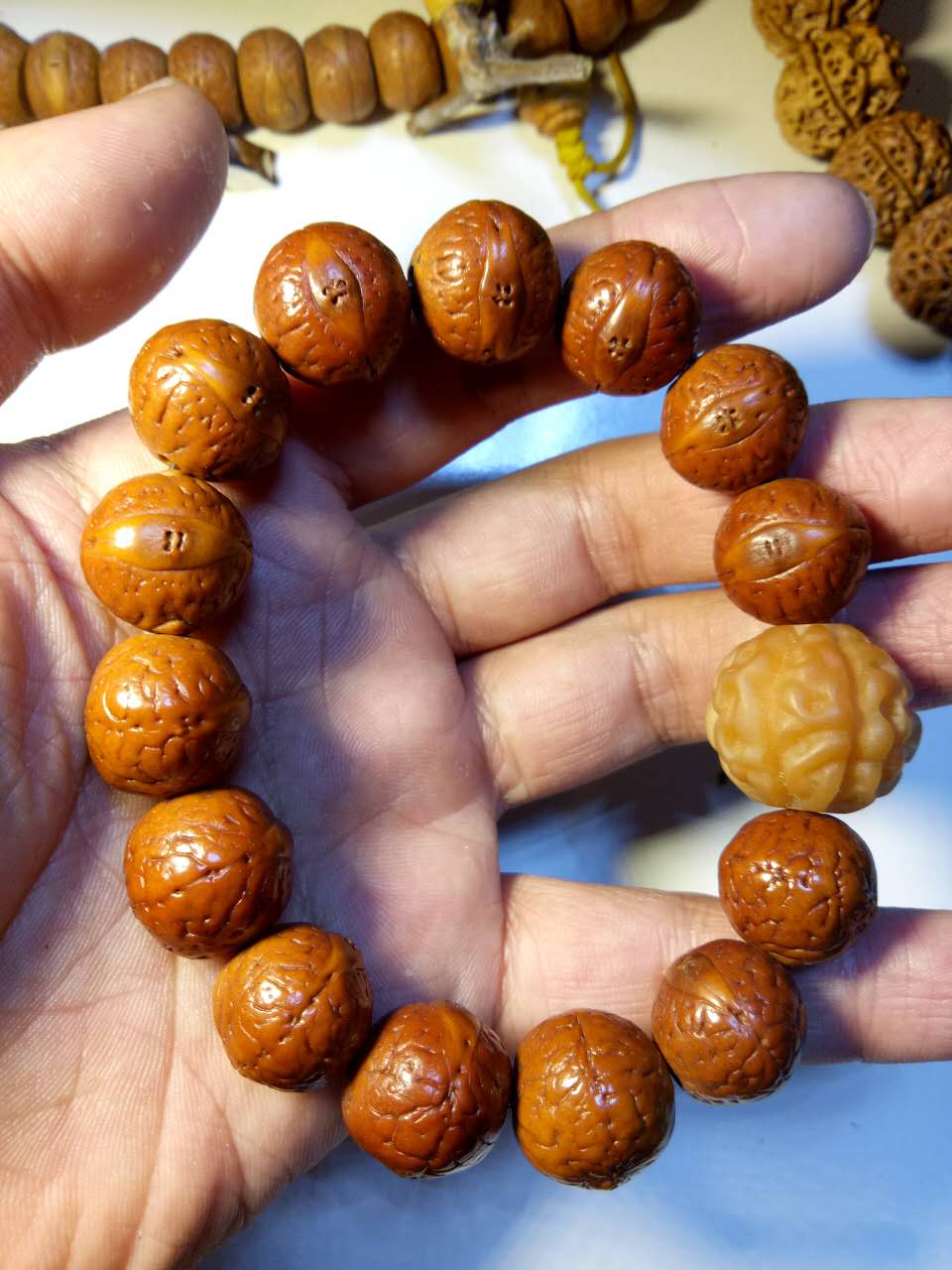 凤眼菩提要怎么盘玩才更容易包浆,酥油供凤眼菩提值得盘玩吗