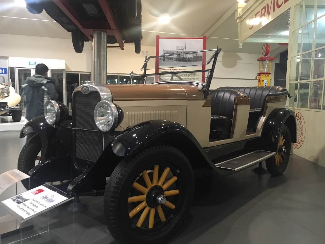 探寻澳大利亚阿德莱德：94岁车主为何如此钟爱61年车龄跑车？