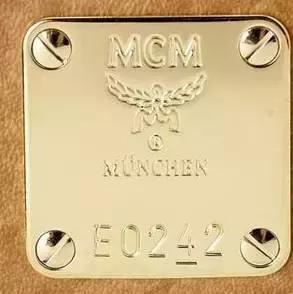 mcm蛇皮纹双肩包真假鉴别,如何鉴别mcm背包