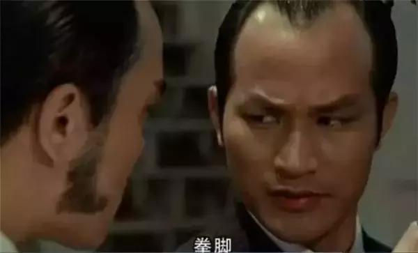 洪金宝被军官打是什么电影,当年被李小龙暴揍的洪金宝
