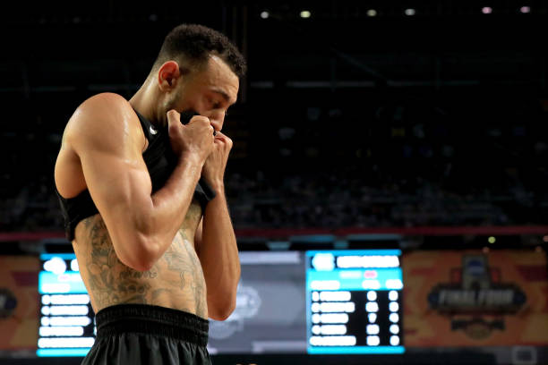 ncaa决赛北卡绝杀与反绝杀,ncaa北卡夺冠回放