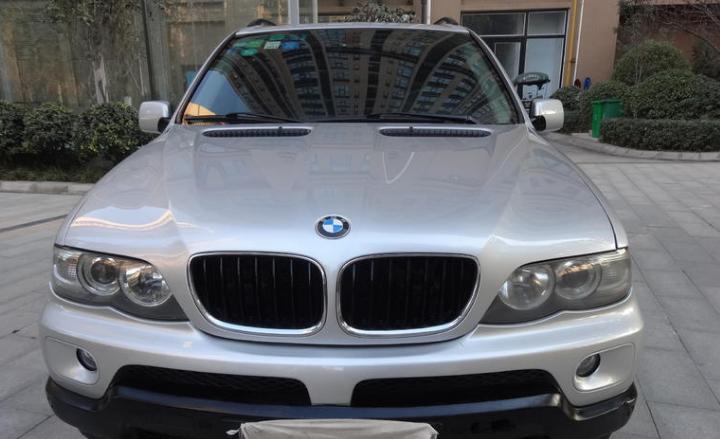 17款宝马x5二手车多少钱入手,27万能买到哪年的宝马x5