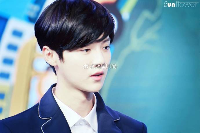 鹿晗超级英语,鹿晗励志唱歌