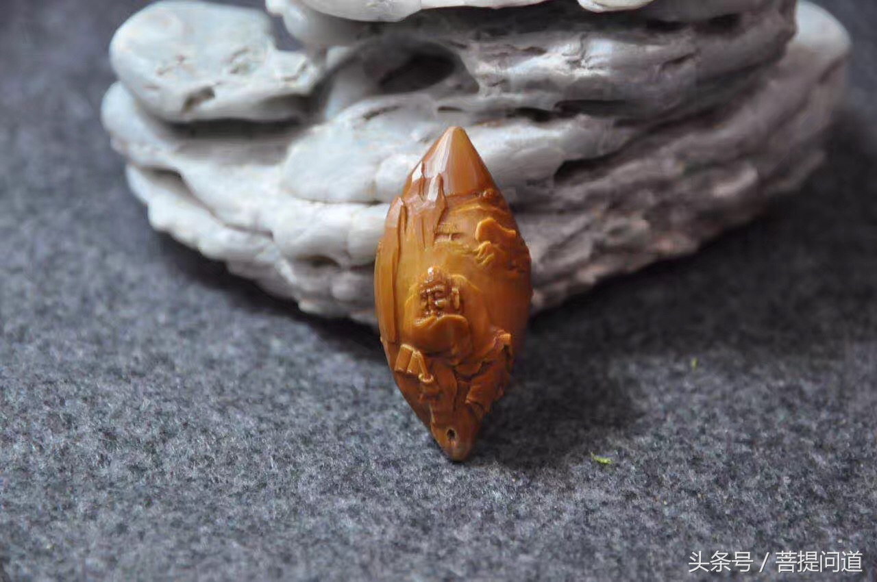 三藏橄榄核雕价位及图片,核雕三藏大师本人照片大全