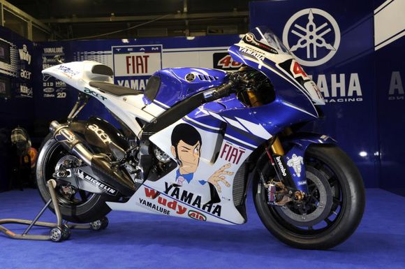 雅马哈机器人与洛伦佐,机器人雅马哈视频