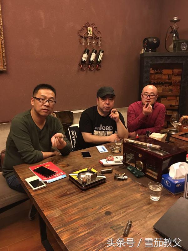 烟民眼中的雪茄客,雪茄客与烟民