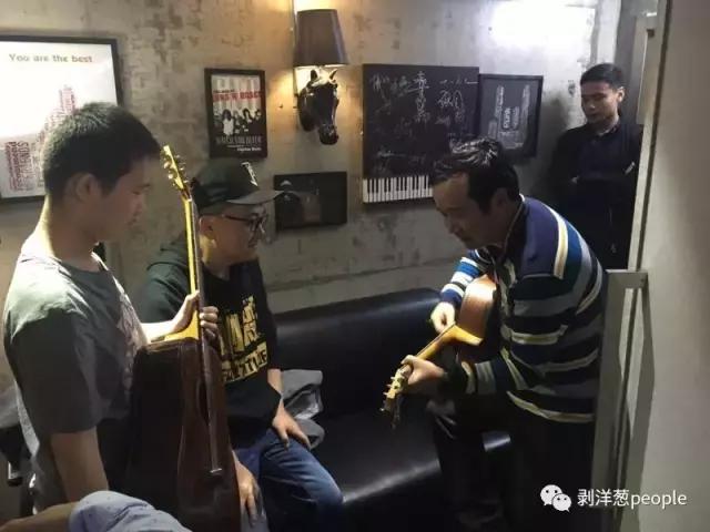 缃戠孩鍚変粬灏戝勾瑙嗛鍏ㄩ泦,鍚変粬缃戠孩灏戝勾