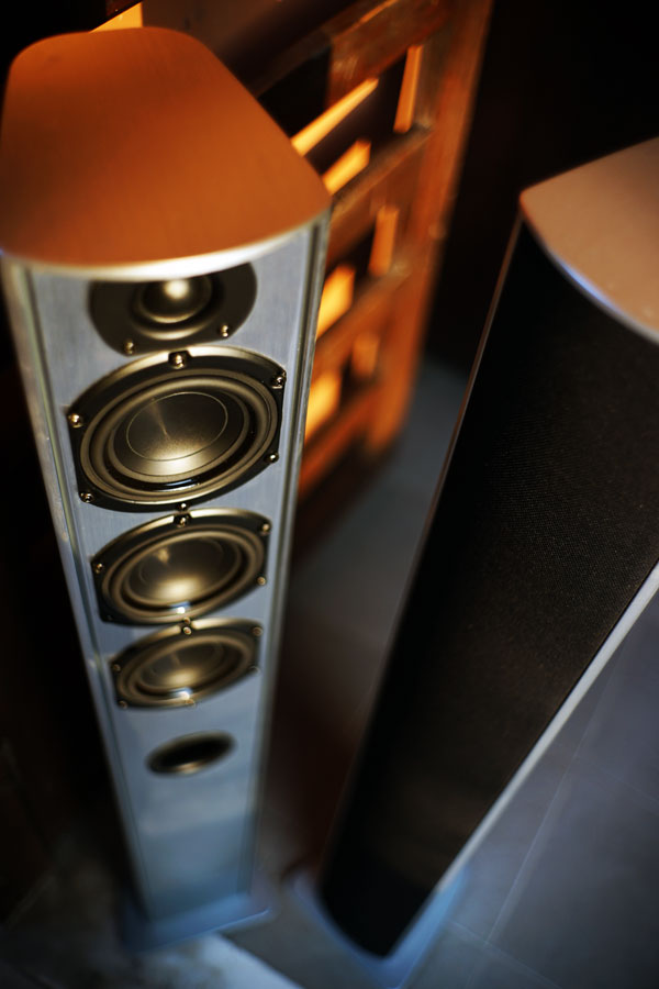 新家客厅又一选择！瑞士手工制造Piega全金属家庭影院解密