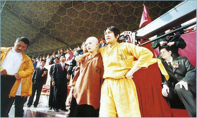 周星驰少林足球图片高清大图,周星驰少林足球剧照