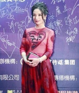 赵薇周迅章子怡红毯,赵薇章子怡百花奖同台不互动