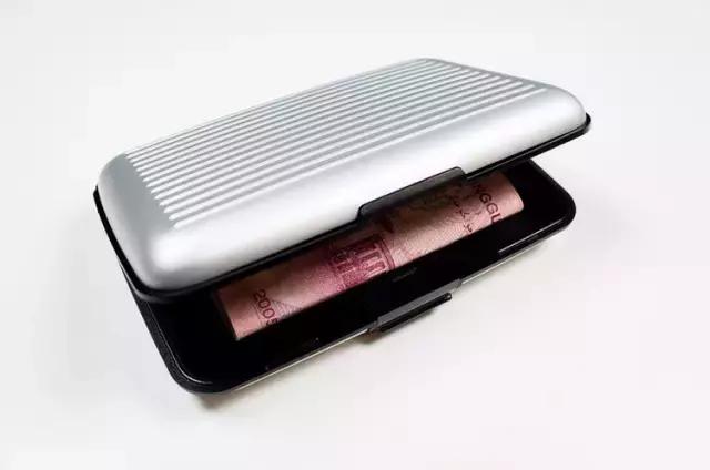 日默瓦配件如何分辨正版盗版,香奈儿蔚蓝金字版