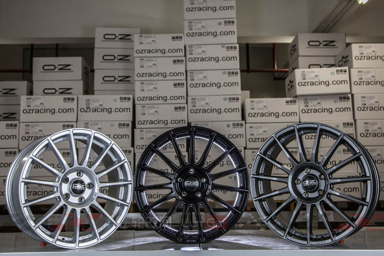 勒芒经典——OZSuperturismoLM轮毂细节展示