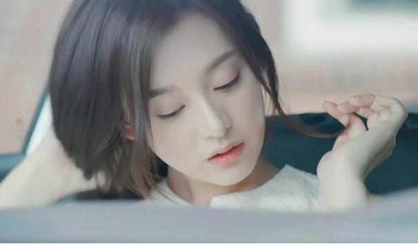 明星素颜也很美?还不是靠自带美颜的素颜霜!