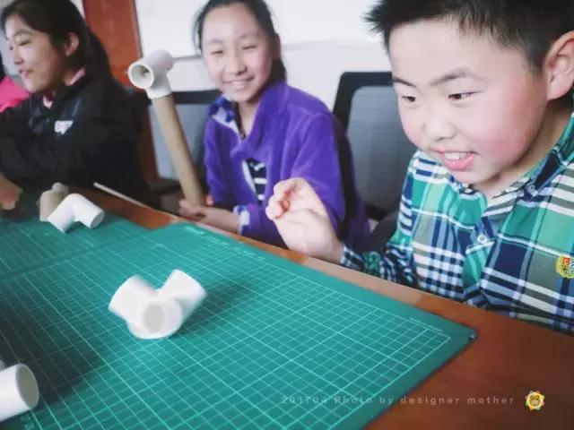 小朋友搭建小屋视频,户外小屋搭建