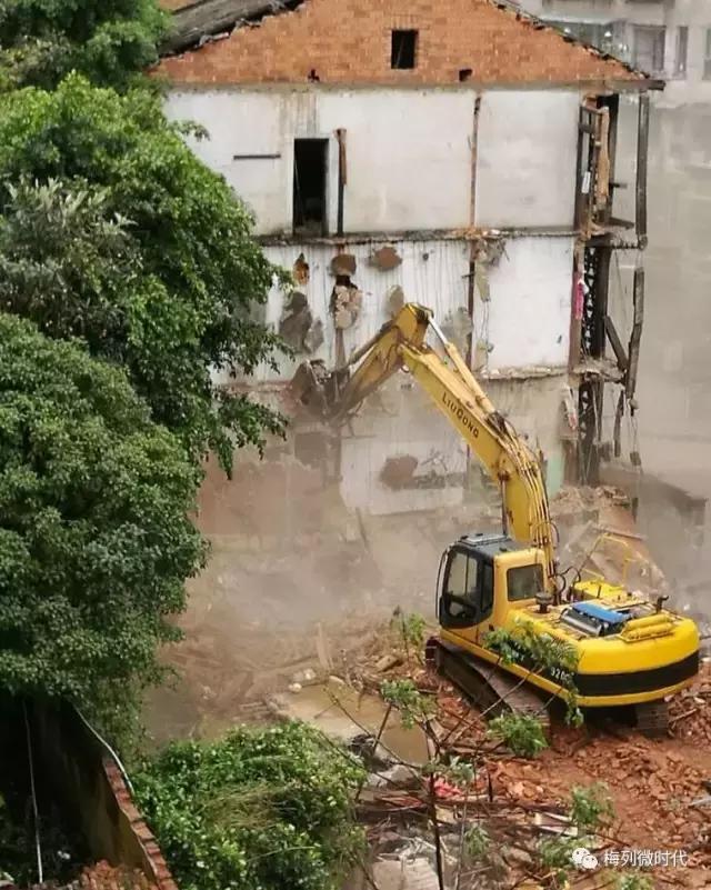 梅列一D级危房汛期整体拆除完成三明学院附小将扩建