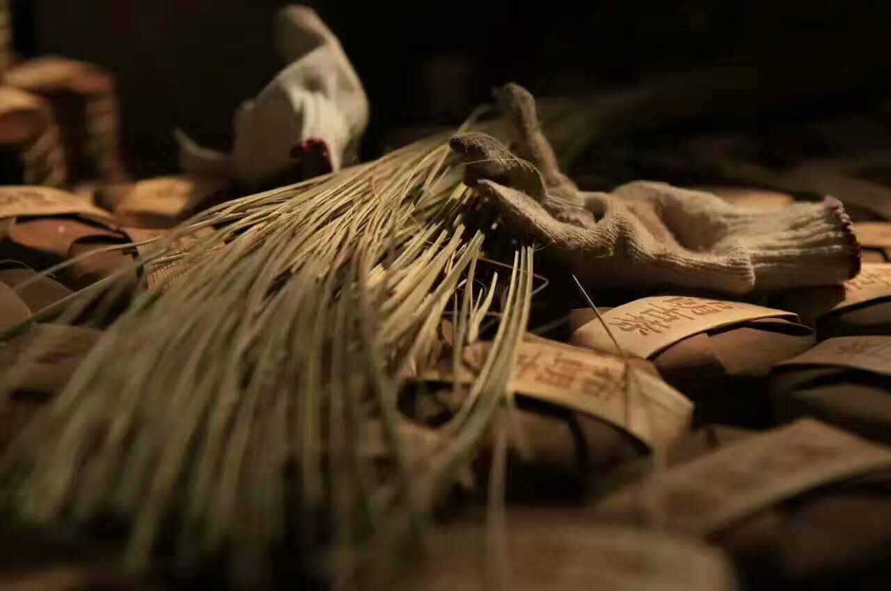 普洱茶喝起来舌根发麻,喝普洱茶舌头发麻是什么原因