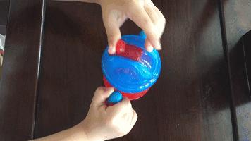 如何解决孩子不会用杯子喝水,孩子不爱喝水买什么样的杯子