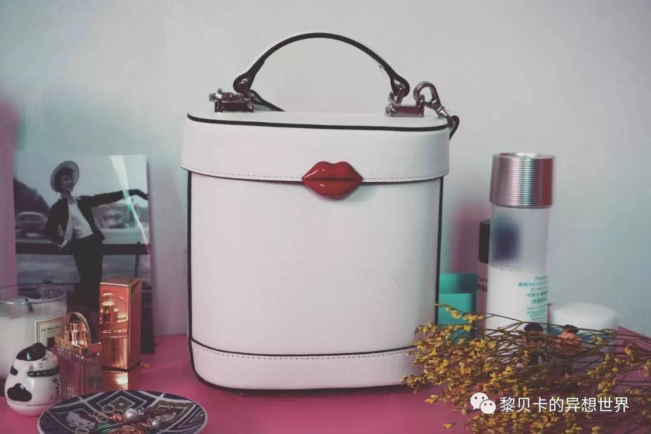 不想出门一出门就烦,不想出去但一出去就很嗨