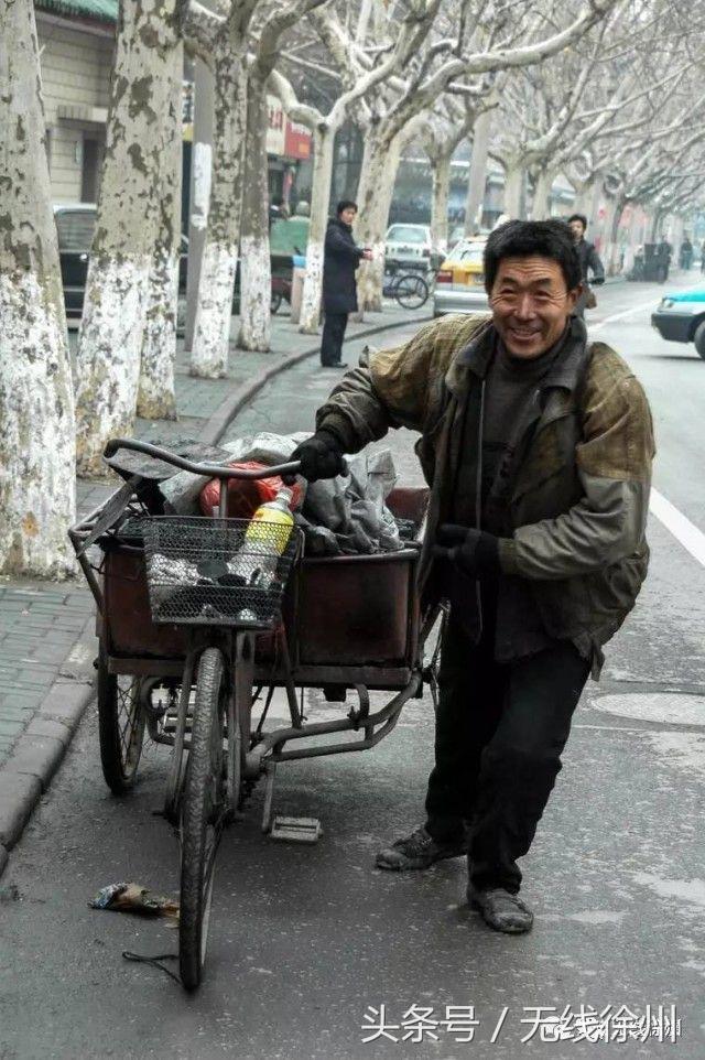 这个徐州人背着相机走遍全城13年他的镜头里一定留下你的记忆